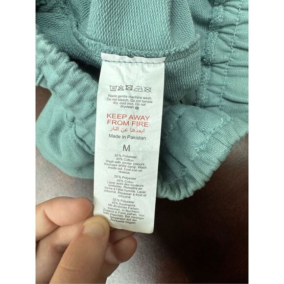 Pretty Little Thing Seafoam Green Shorts Size Medium - Picture 5 of 5